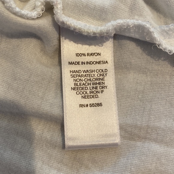 Express Half-Sleeve White Top - Picture 4 of 4